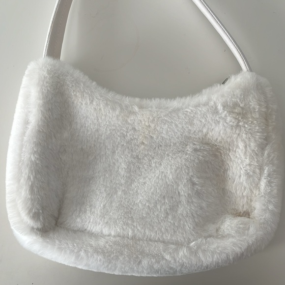 Forever 21 x Hello Kitty Shoulder Bag - Picture 3 of 4